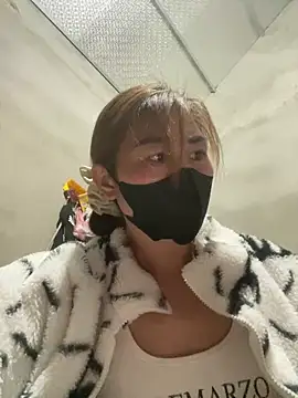 Snapshot of meganmeo chatting on 04/18/26, 10:10 meganmeo online show from 04/18/26, 10:10