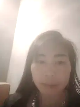 Snapshot of meganmeo chatting on 11/26/25, 11:54 meganmeo online show from 11/26/25, 11:54