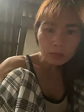 Snapshot of meganmeo chatting on 05/12/26, 11:22 meganmeo online show from 05/12/26, 11:22