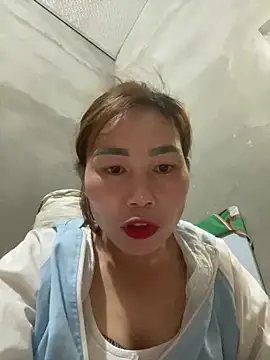 Snapshot of meganmeo chatting on 04/27/26, 11:08 meganmeo online show from 04/27/26, 11:08
