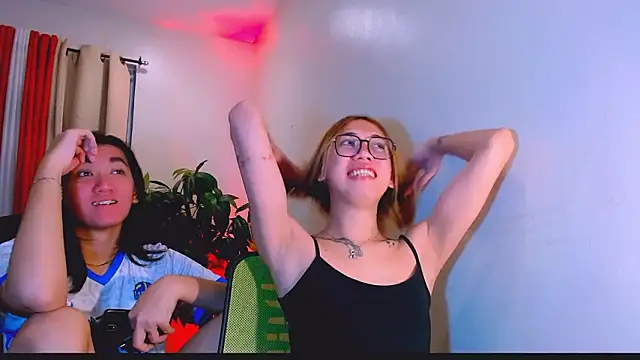 Snapshot of multicummer_staycey chatting on 01/18/26, 01:58 multicummer staycey online show from 01/18/26, 01:58