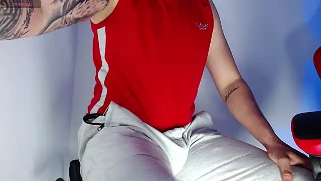 leon cumming online show from 11/25/25, 10:43