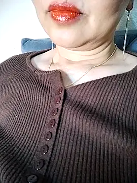 Snapshot of LisantLy chatting on 11/25/25, 03:12 LisantLy online show from 11/25/25, 03:12