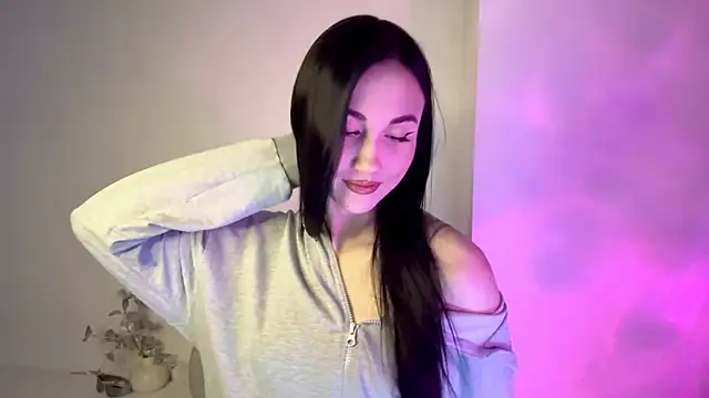 Beautyofnlka online show from 12/01/25, 12:17