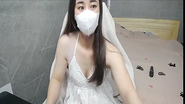 juhi-bae online show from 11/28/25, 02:06