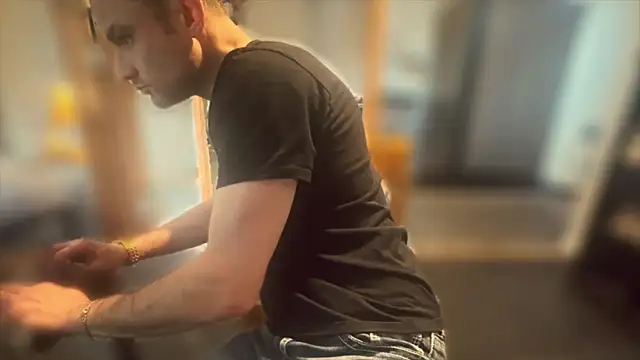 famous1tad online show from 01/10/26, 06:14