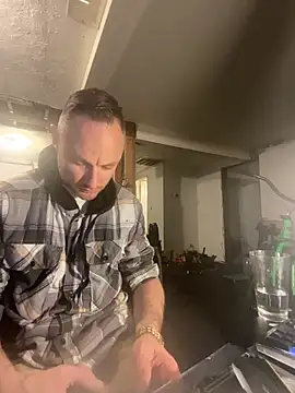 famous1tad online show from 04/12/26, 10:18