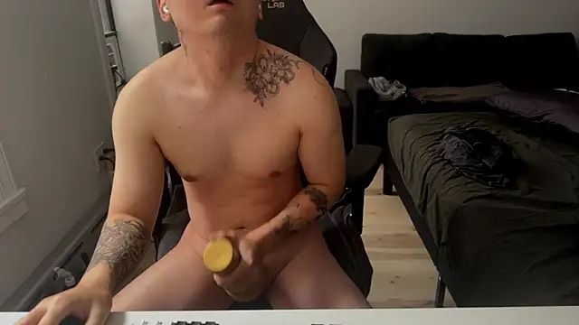 Snapshot of kyysaua chatting on 12/15/25, 06:03 kyysaua online show from 12/15/25, 06:03