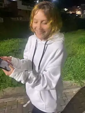 Snapshot of Labby18 chatting on 11/24/25, 12:43 Labby18 online show from 11/24/25, 12:43