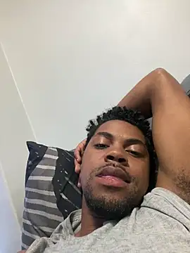 Snapshot of Chocolatemf chatting on 12/14/25, 04:40 Chocolatemf online show from 12/14/25, 04:40