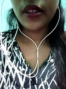 simmi02 online show from 12/01/25, 03:35