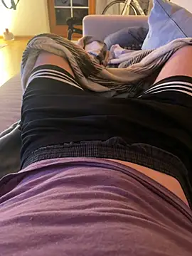 Snapshot of nightbound99 chatting on 02/25/26, 07:58 nightbound99 online show from 02/25/26, 07:58