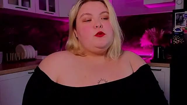 ellagoddes online show from 11/26/25, 05:13