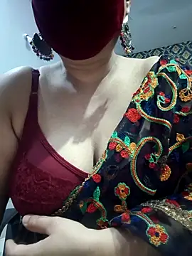 Here maya online show from 03/12/26, 06:01