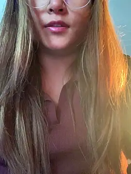 hotladki5 online show from 01/12/26, 07:26