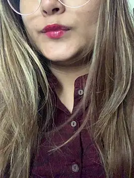 hotladki5 online show from 12/20/25, 07:00