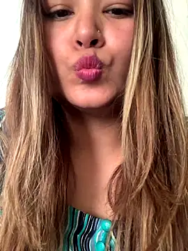 hotladki5 online show from 12/16/25, 07:45