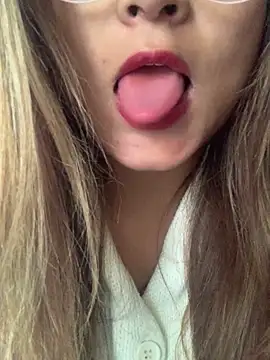 hotladki5 online show from 12/18/25, 09:58