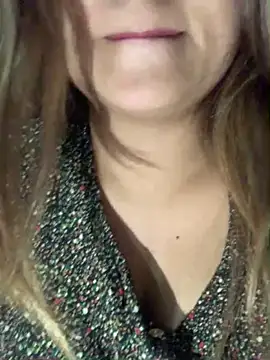 hotladki5 online show from 12/05/25, 11:20