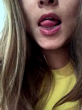 hotladki5 online show from 12/15/25, 11:27