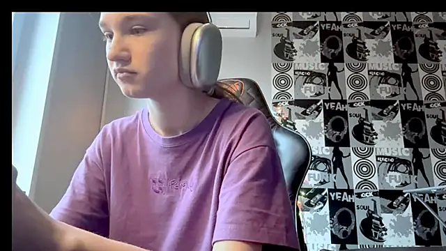 helgicuteness online show from 12/14/25, 07:25