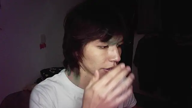 Snapshot of ghooozt69_ chatting on 12/19/25, 03:10 ghooozt69 online show from 12/19/25, 03:10