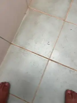 Snapshot of cumm_boyyy chatting on 11/30/25, 04:02 cumm boyyy online show from 11/30/25, 04:02