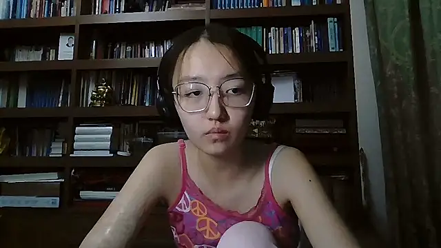 Snapshot of LinaClous chatting on 03/03/26, 01:40 LinaClous online show from 03/03/26, 01:40