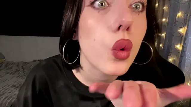 Meowluly online show from 02/09/26, 12:52