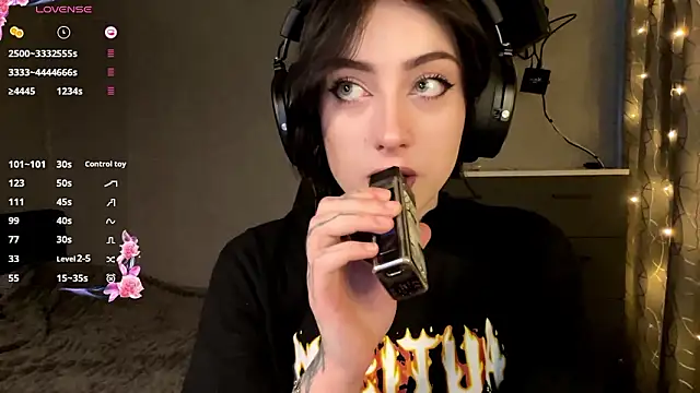 Meowluly online show from 02/04/26, 09:43