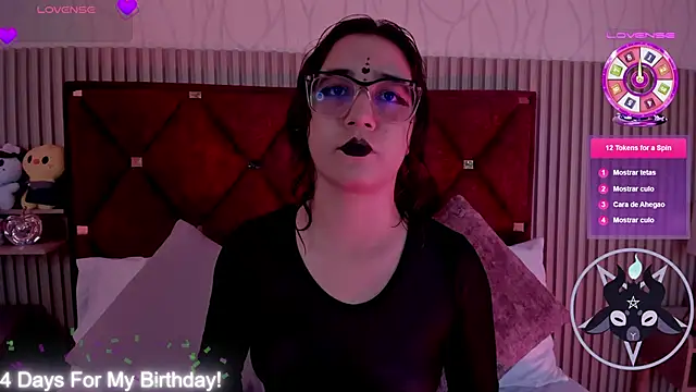 Kiri Velvet online show from 05/09/26, 08:12