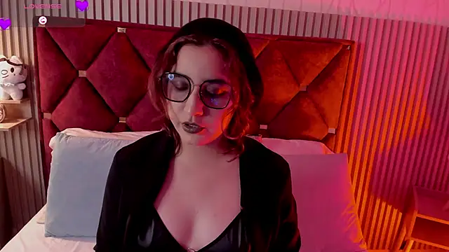 Kiri Velvet online show from 04/23/26, 08:21