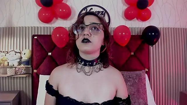 Kiri Velvet online show from 05/13/26, 08:49