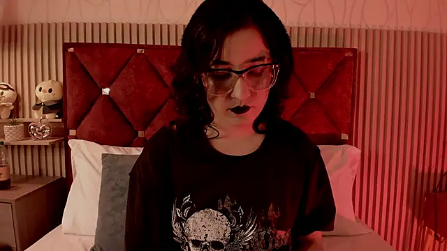 Kiri Velvet online show from 05/29/26, 08:48