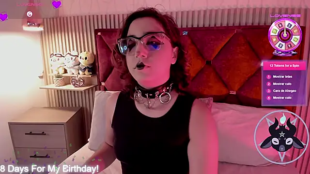 Kiri Velvet online show from 05/05/26, 07:50