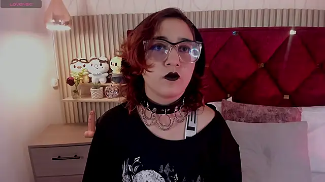 Kiri Velvet online show from 05/14/26, 08:50