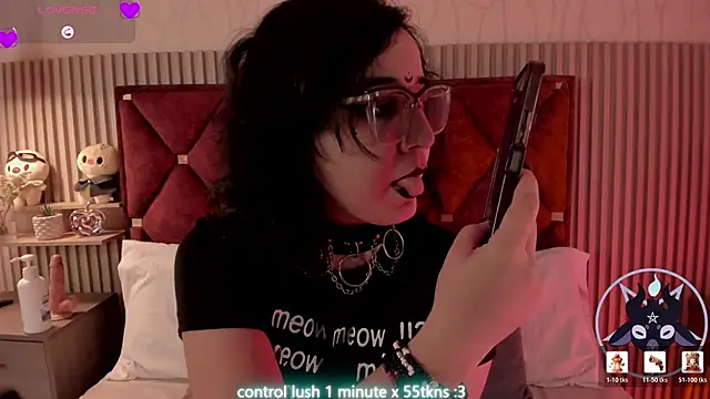 Kiri Velvet online show from 05/27/26, 08:16