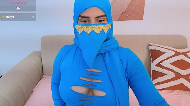 Mayraa arabelle online show from 11/28/25, 04:18