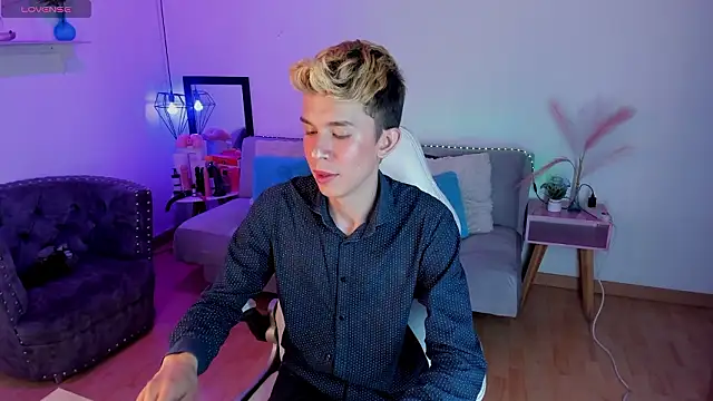 Snapshot of Juaan_Diick chatting on 02/10/26, 05:12 Juaan Diick online show from 02/10/26, 05:12