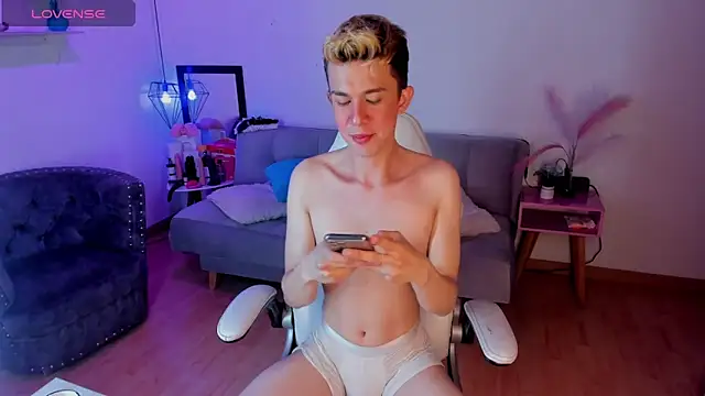 Snapshot of Juaan_Diick chatting on 02/09/26, 05:22 Juaan Diick online show from 02/09/26, 05:22