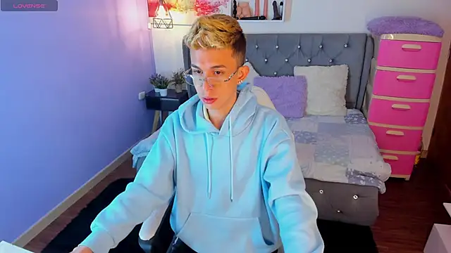 Juaan Diick online show from 01/08/26, 03:18