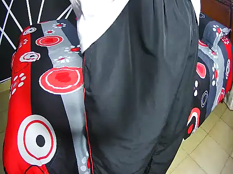 HouseOfHeat online show from 11/24/25, 01:44