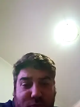 Snapshot of ziopaglia chatting on 11/28/25, 06:08 ziopaglia online show from 11/28/25, 06:08