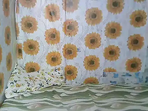 Smilinglovely online show from 04/04/26, 07:15