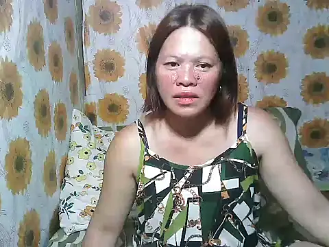 Smilinglovely online show from 03/24/26, 09:42