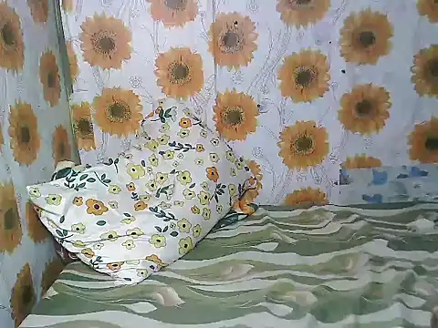 Smilinglovely online show from 03/12/26, 10:14