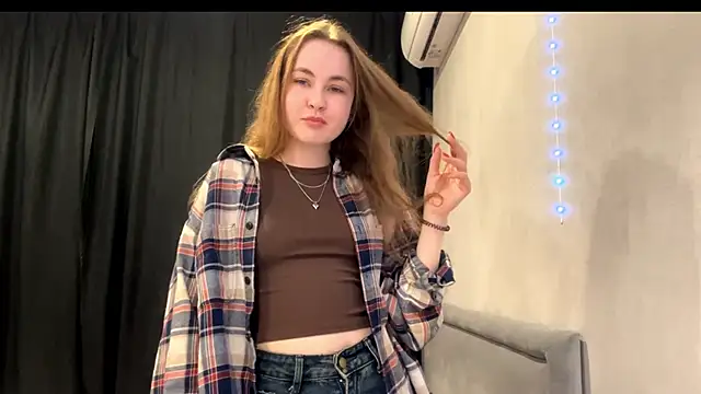 PrettyGhost online show from 11/25/25, 03:12