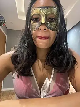 LunnaMaska online show from 11/24/25, 01:22