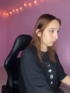 Snapshot of Davne_ chatting on 12/04/25, 09:14 Davne online show from 12/04/25, 09:14