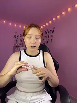 Snapshot of Davne_ chatting on 05/08/26, 10:24 Davne online show from 05/08/26, 10:24